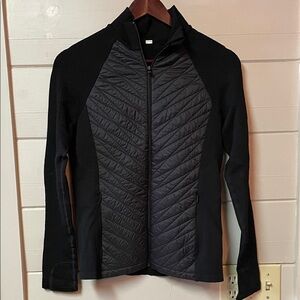 Athleta Flurry Force Insulated
Primaloft Jacket Size M.